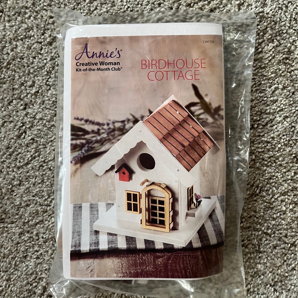 Annie's Birdhouse Cottage Kit NIP